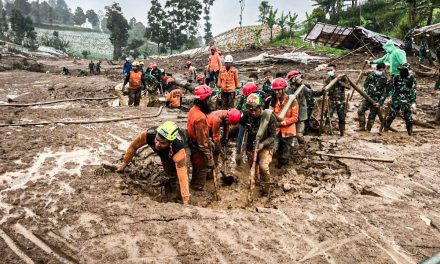 Operasi Hari Kesembilan, Tim Sar Cari 10 Korban Longsor Cisarua
