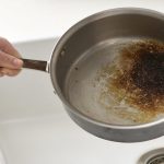 Tutorial Membersihkan Panci Yang Sudah Menghitam, Yuk Simak