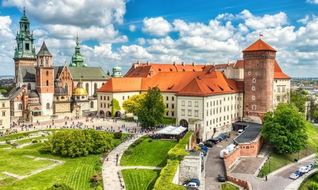 Kraków: Kota Tua Yang Memikat Dengan Arsitektur Klasik Eropa