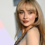 Penyanyi Sabrina Carpenter Mencapai Status Trendsetter Baru