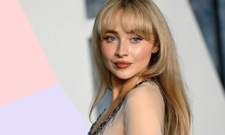 Penyanyi Sabrina Carpenter Mencapai Status Trendsetter Baru