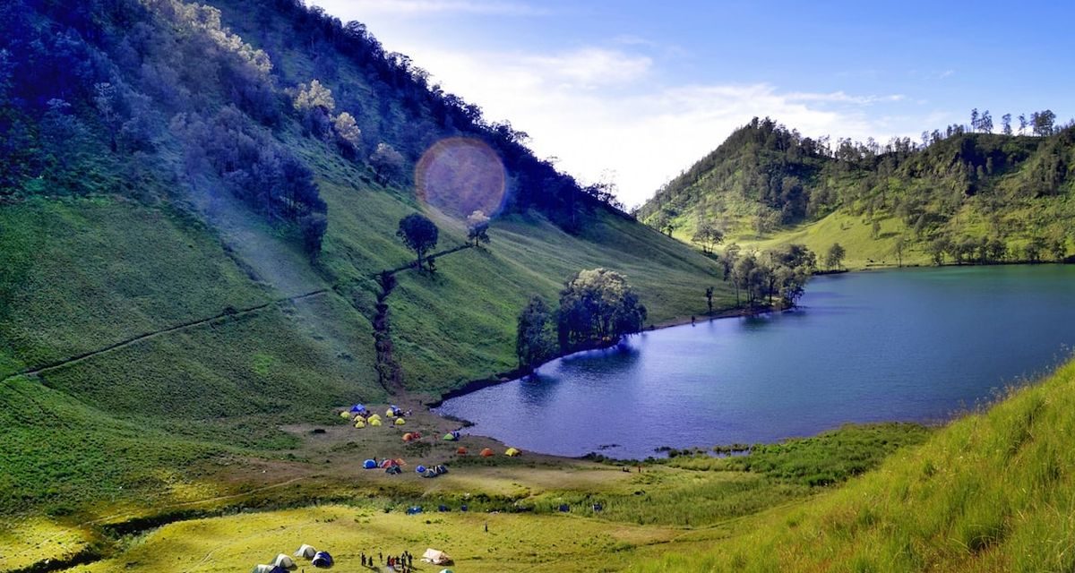 Keindahan Ranu Kumbolo Dan Keajaiban Di Puncak Semeru
