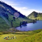 Keindahan Ranu Kumbolo Dan Keajaiban Di Puncak Semeru