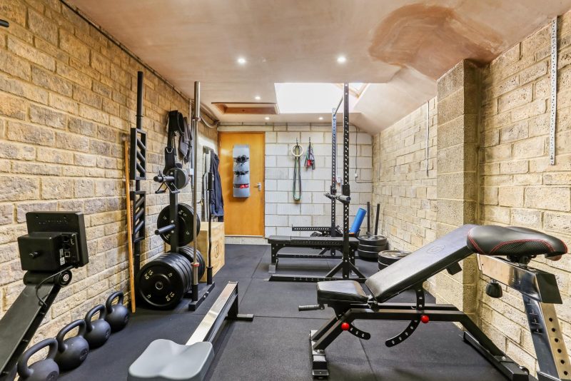 Nikmati Gym Dari Rumah Dengan Menggunakan Sederet Alat Ini