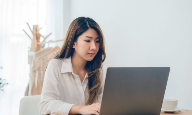 Membangun Karir Yang Sukses Di Dunia Digital